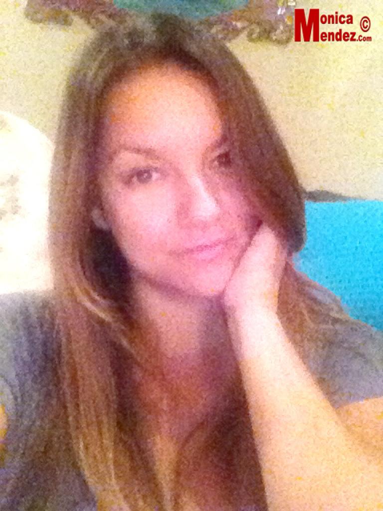 Monica Mendez, la poupée aux gros seins, partage des selfies sexy.
 #59614311