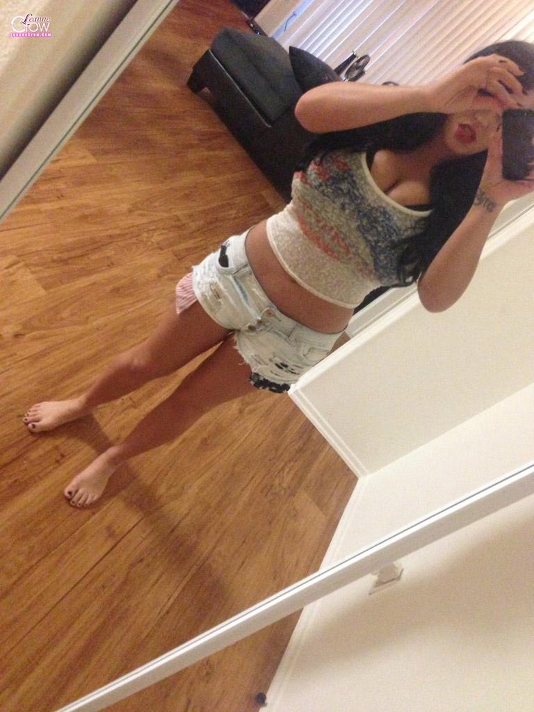 Leanne Crow, la poupée aux gros seins, partage des selfies très sexy
 #58872862