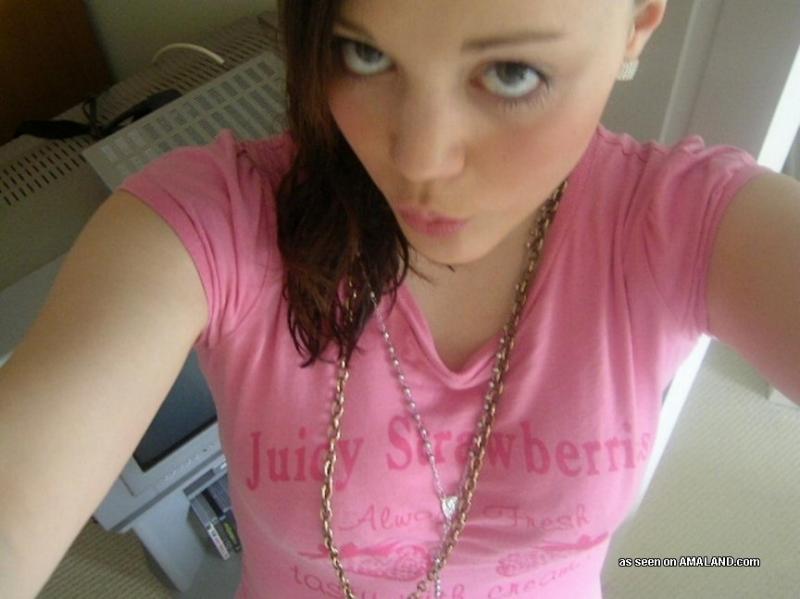 Collection of a gorgeous non-nude chick camwhoring at home #60657520
