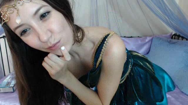 Screenshots of Misty Gates doing a camshow as a middle earth princess #59590456