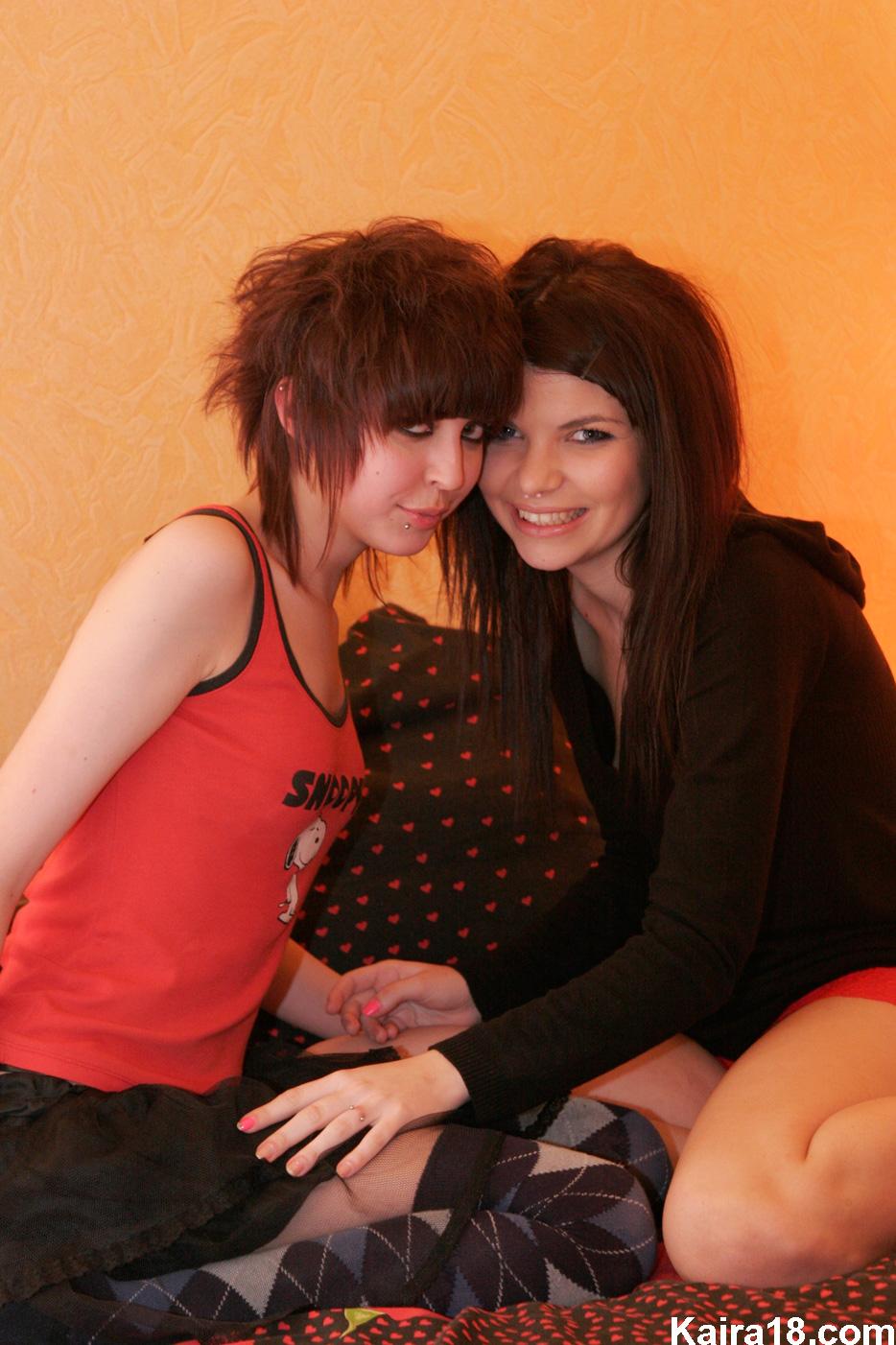 Pictures of teen Kaira 18 getting cosy with her girlfriend #55898540