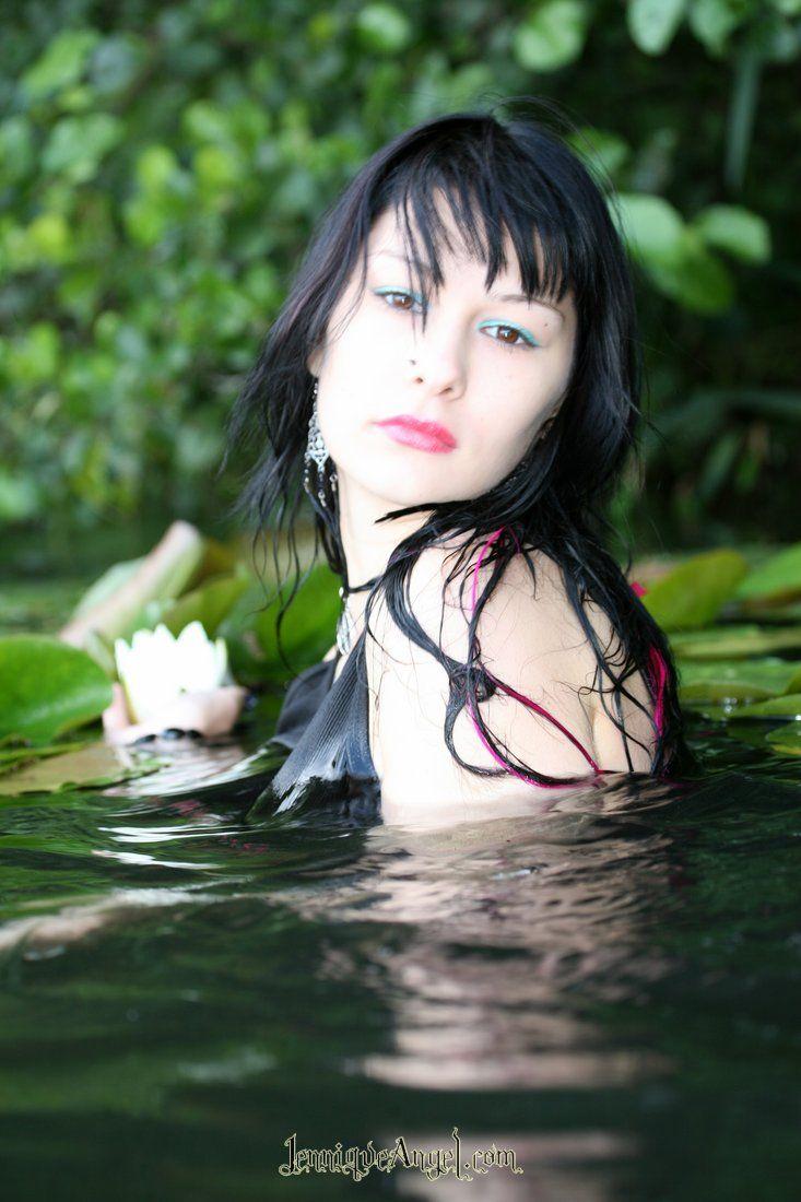 ティーンjennique天使の写真は、水の中でホットいじめを与える
 #55341250
