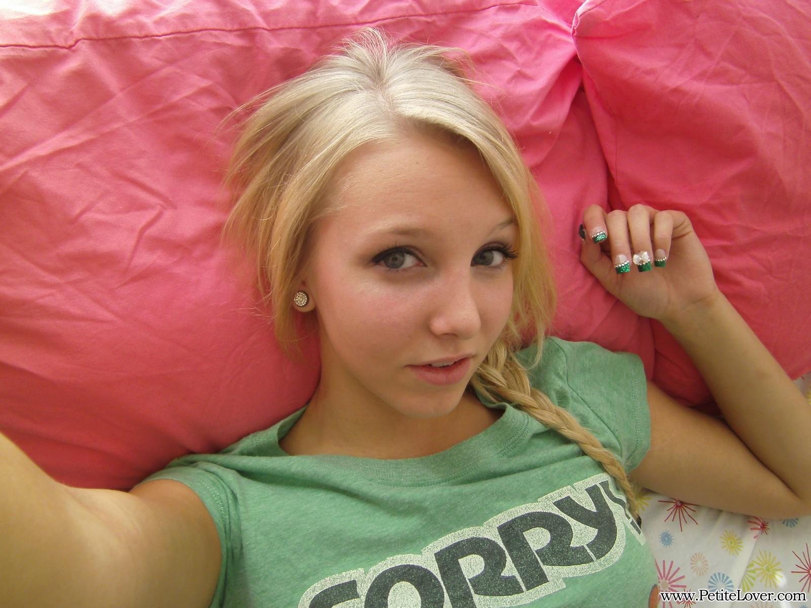 Beautiful blonde teen Elle shoots some selfies in bed #54160238
