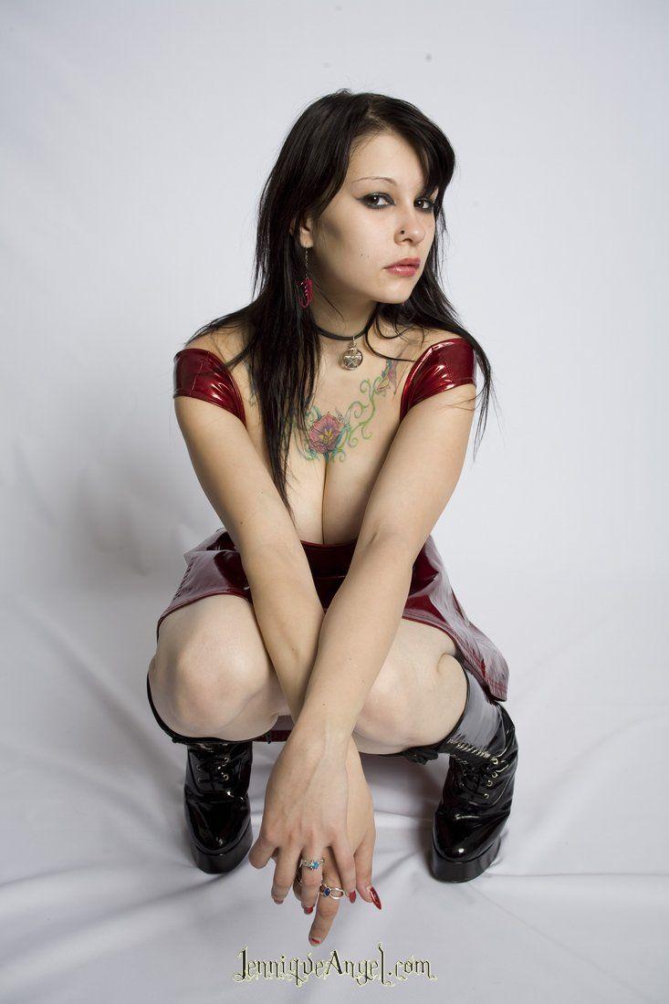Fotos de la modelo joven jennique angel mostrando su vestido
 #55341591