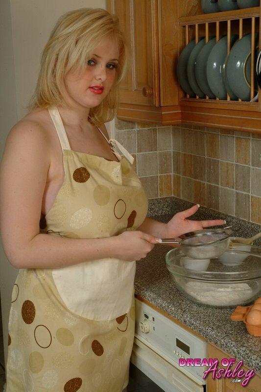 Pictures of teen Dream Of Ashley getting dirty in the kitchen #54115861