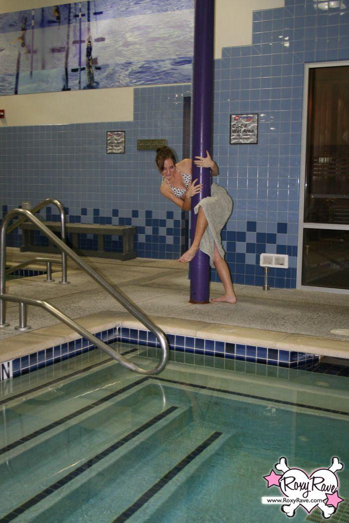 Photos de la jeune roxy rave s'amusant à la salle de sport
 #59880243