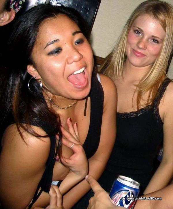 Bilder von betrunkenen lesbischen Mädchen, die wild werden
 #60653933
