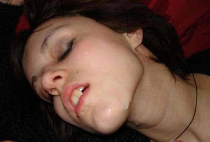 Naughty amateur girlfriends take cumshots in the face #60517350