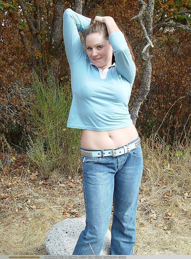 Pictures of Vicki Model showing her hot teen body #60140631