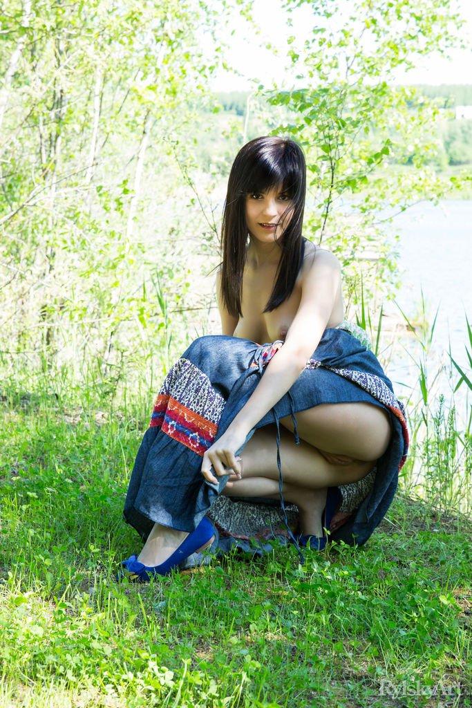 Brünette Teenie Zelda B zeigt Ihnen, was unter ihrem Kleid in "Marsi" ist
 #60195592