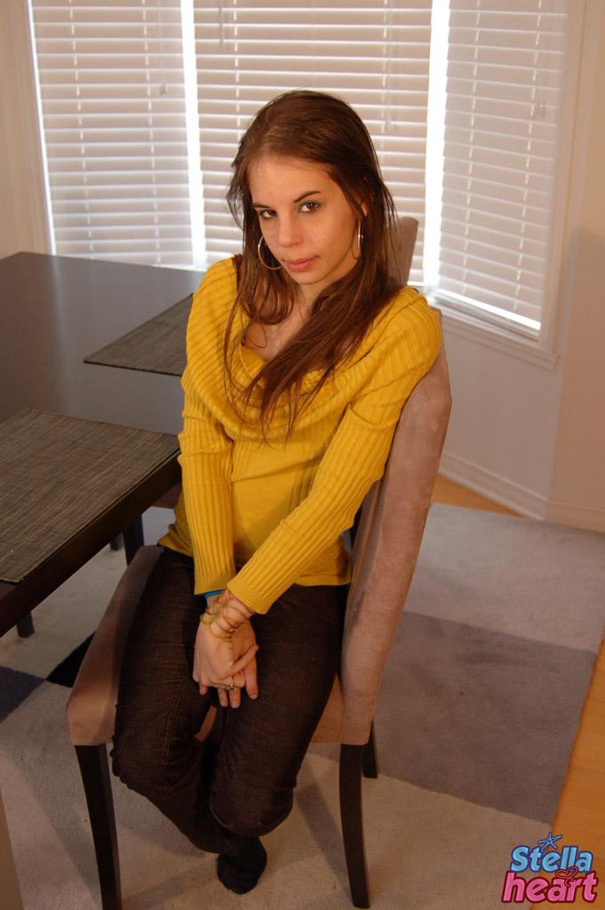 十代のポルノガールの写真は、彼女の小さなおっぱいを見せて心ステラ
 #60010356