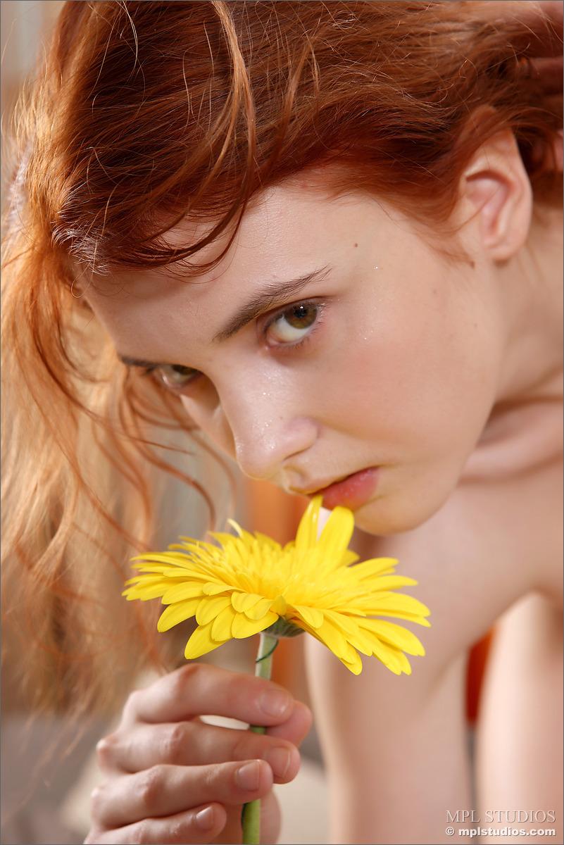 Mpl studios präsentiert eugenia in "ginger"
 #54299841