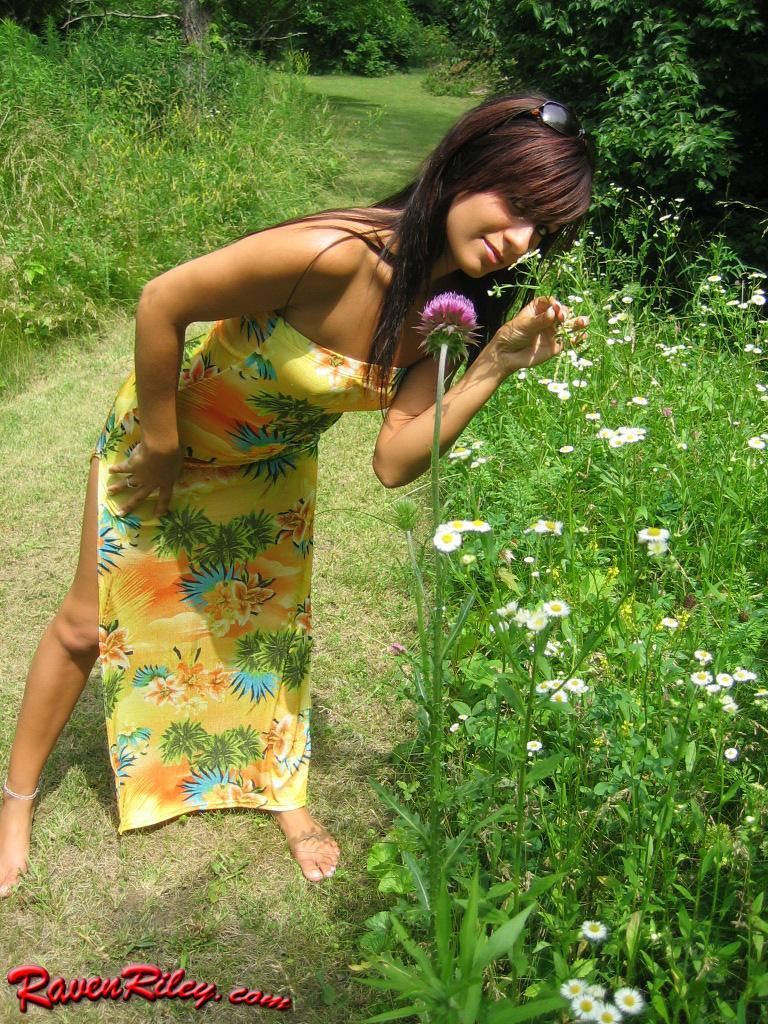 Raven riley nackt im Freien
 #59859252