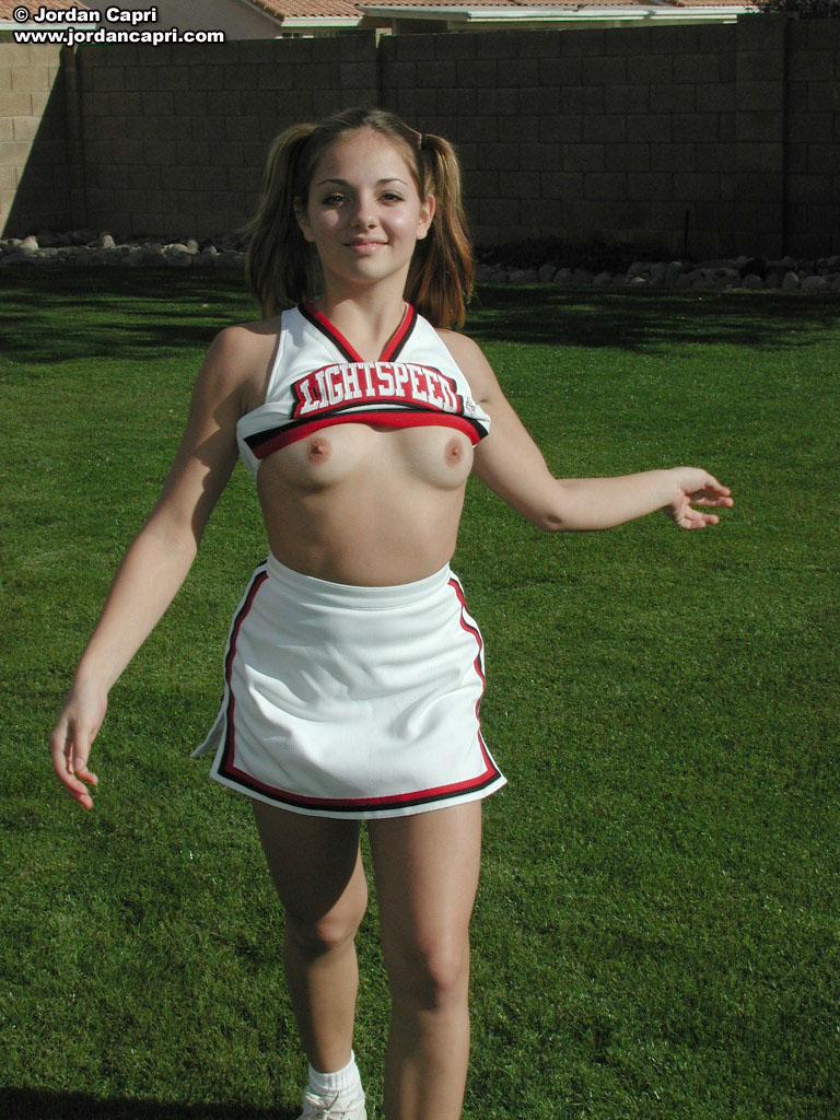 Cheerleader jordan capri tifa senza mutandine
 #55624803