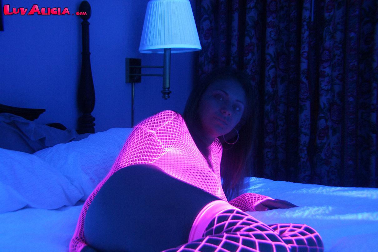 Pictures of teen Luv Alicia looking hot in neon #59140054