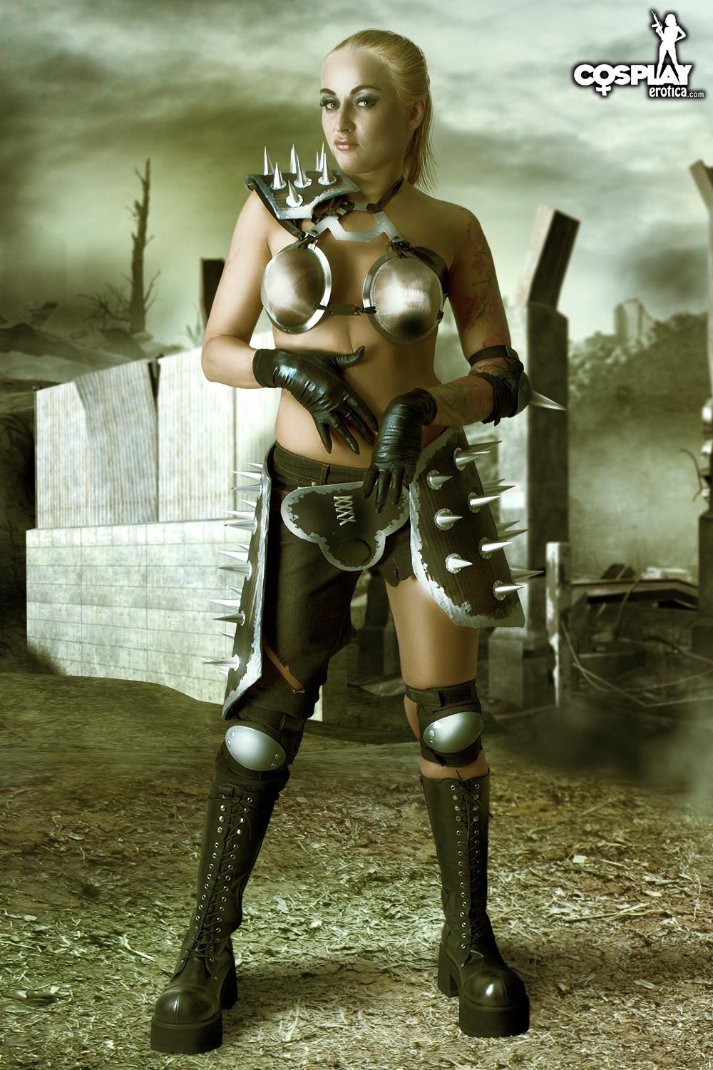 Bionda cosplay babe Kayla è un guerriero sexy
 #58178363