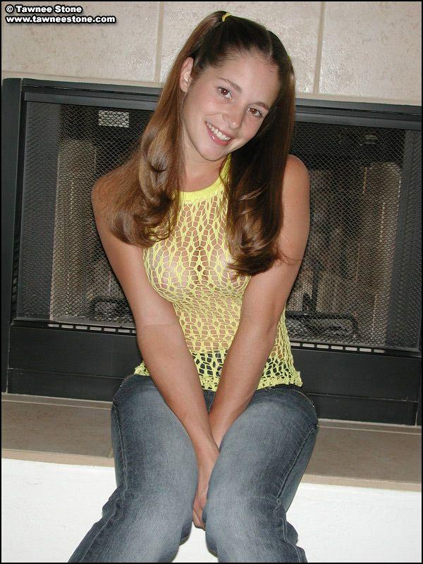 彼女のタイトなプッシーを公開tawnee石の写真
 #60061227