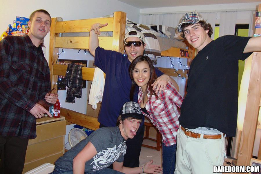Amateur college hotties put out in the dorm #60333843