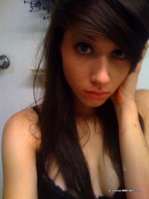 Foto di una calda bruna teen gf camwhoring nella sua lingerie kinky
 #60919416