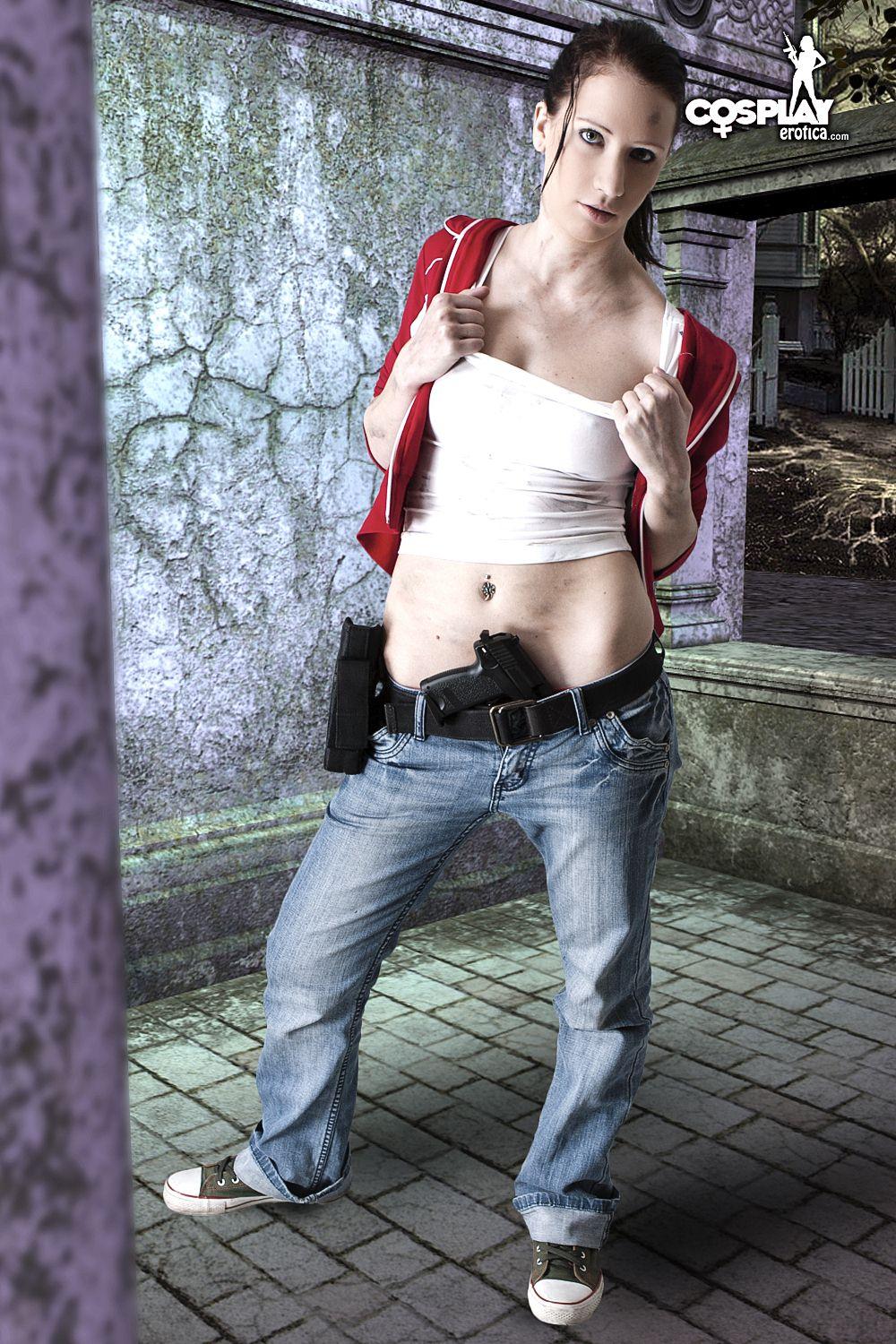 Sexy Cosplayer Valery verkleidet sich als Charakter aus Left 4 Dead
 #60296290