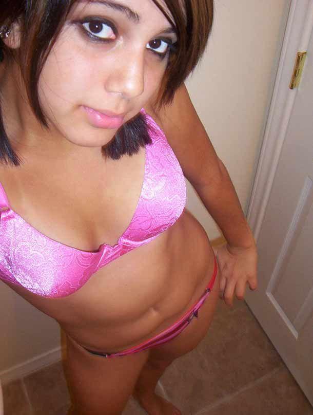 Bilder von heißen Freundinnen, die ihre sexy Körper zeigen
 #60923331