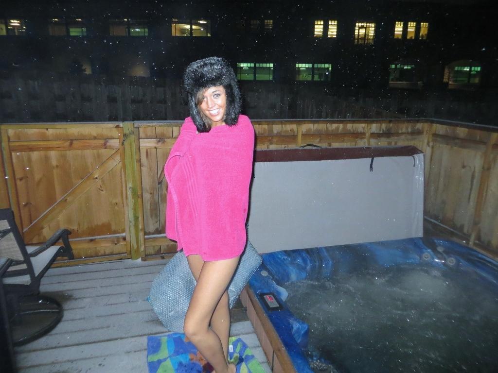 Teen hottie Val Midwest invites you to join her in the hot tub #60124109