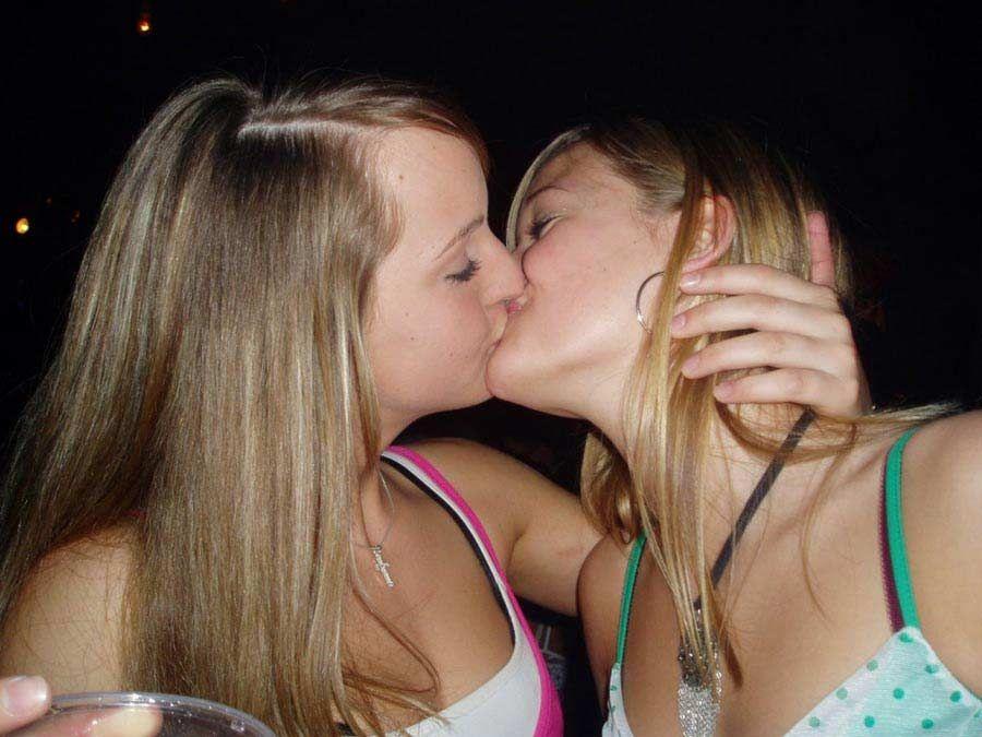 Fotos de novias calientes borrachas haciéndose lesbianas #60652659