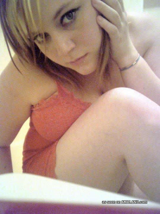 Compilation of amateur scene chicks posing sexy on cam #60636186