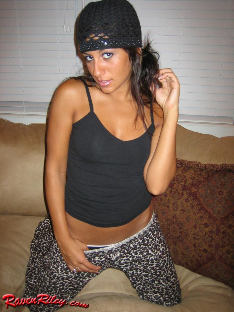 巨根を咥えるRaven riley
 #59857840