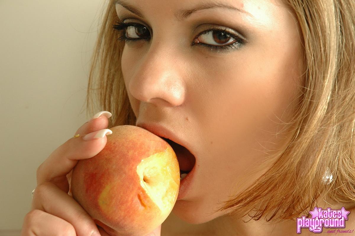 Alejandra bietet dir einen Vorgeschmack auf ihre verbotene Frucht
 #60572915