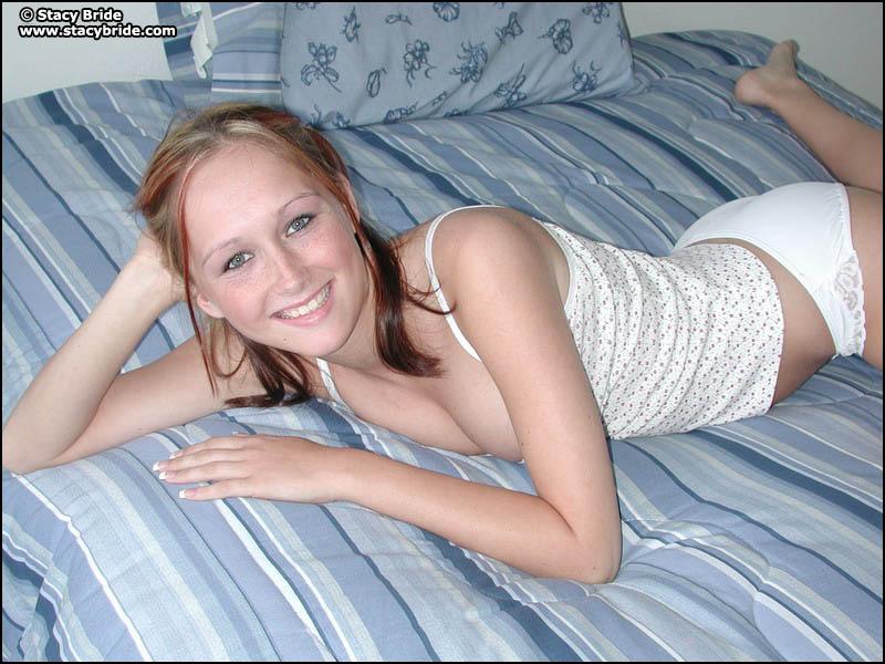 ベッドであなたを待つステイシー・ブライドの画像
 #60006465