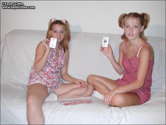 Photos de Taylor Little faisant des cochonneries avec son amie adolescente
 #60067898