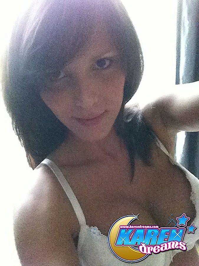 Bilder von Teenie-Mädchen Karen träumt davon, heiße Selfpics von sich zu machen
 #57997998