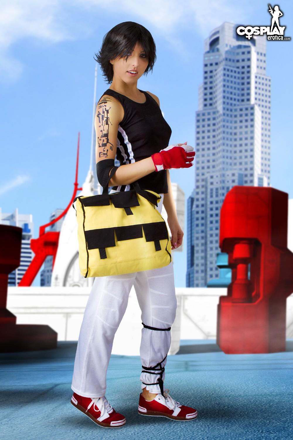 Sexy cosplay girl Anne poses as Faith from Mirror's Edge #53248345
