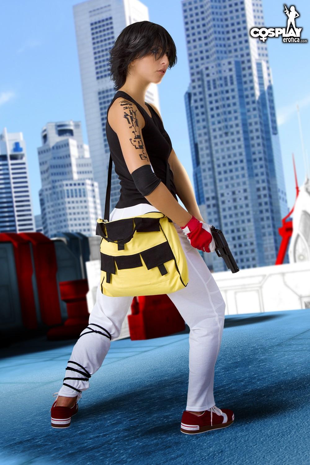 Sexy cosplay girl Anne poses as Faith from Mirror's Edge #53248529