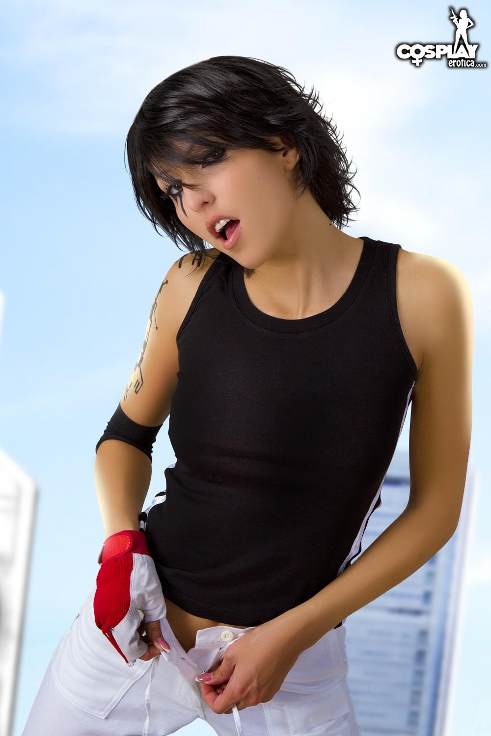 Sexy cosplay girl Anne poses as Faith from Mirror's Edge #53248683