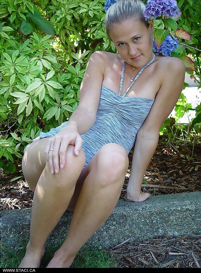 Pictures of teen hottie Staci.ca looking pretty in the grass #60003386