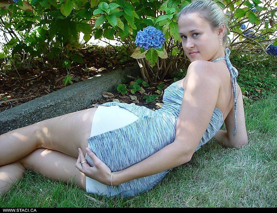 Pictures of teen hottie Staci.ca looking pretty in the grass #60003427