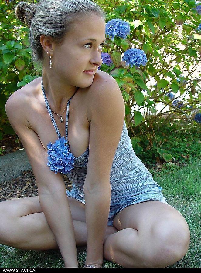 Pictures of teen hottie Staci.ca looking pretty in the grass #60003441