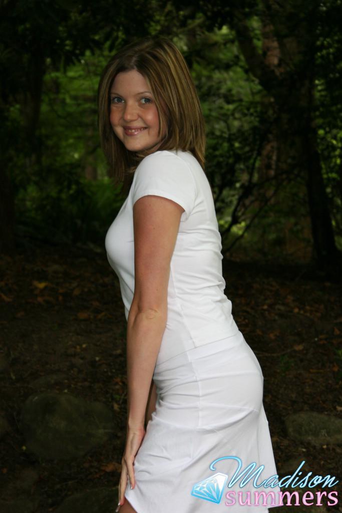 Pictures of teen Madison Summers flashing in the park #59162684