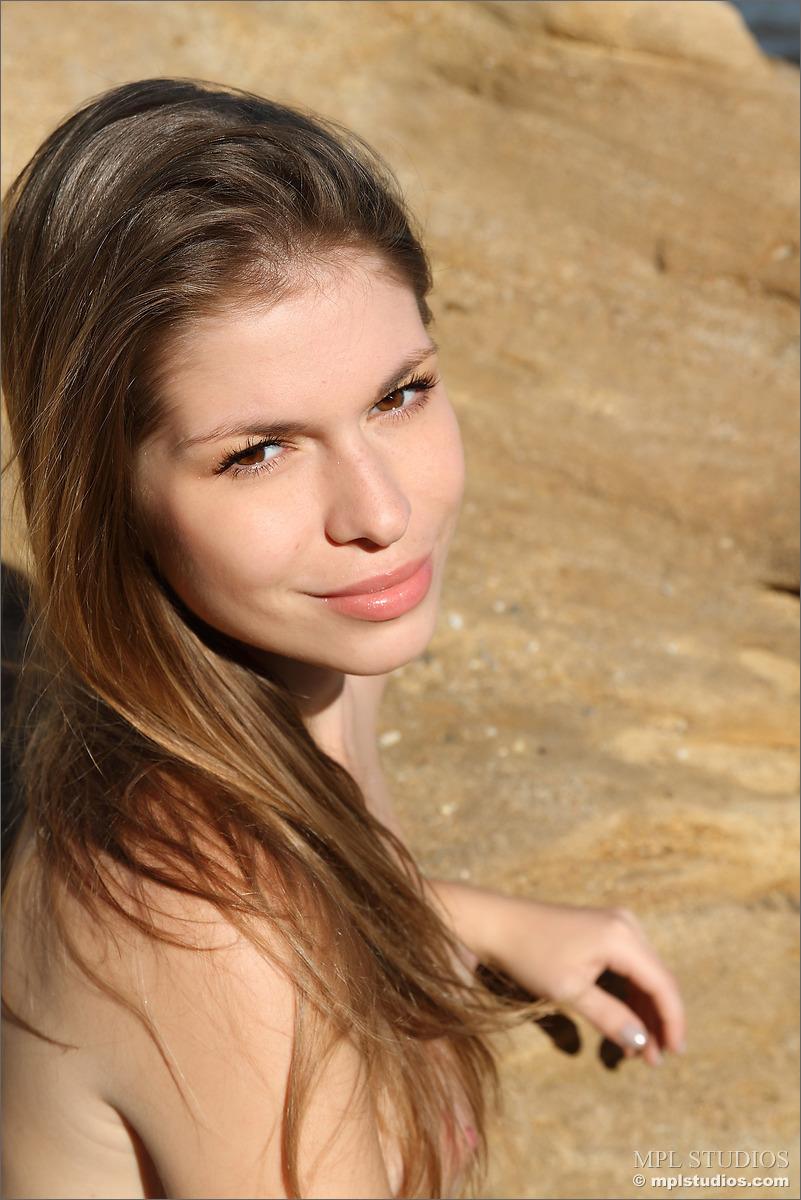 Mpl studios presenta olesya in "sandstone beach"
 #59802952