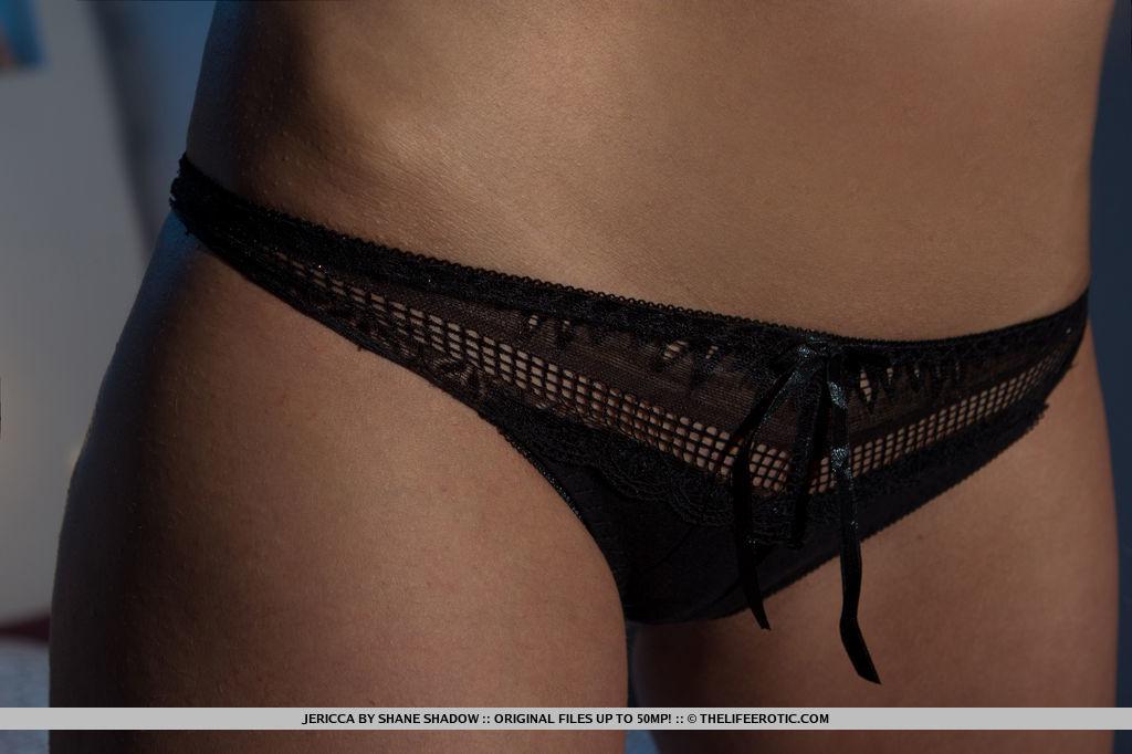 Atemberaubende pin up girl jericca zeigt Ihnen ihre unglaubliche Muschi
 #60863837
