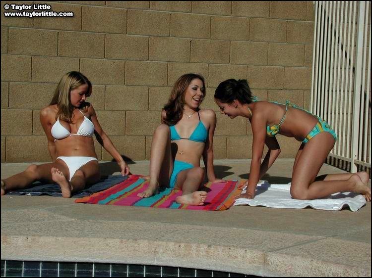 Pictures of Taylor Little having some fun in the sun with her friends #55587912