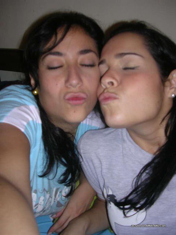 Photos de copines lesbiennes en train de s'amuser à la webcam
 #60655245
