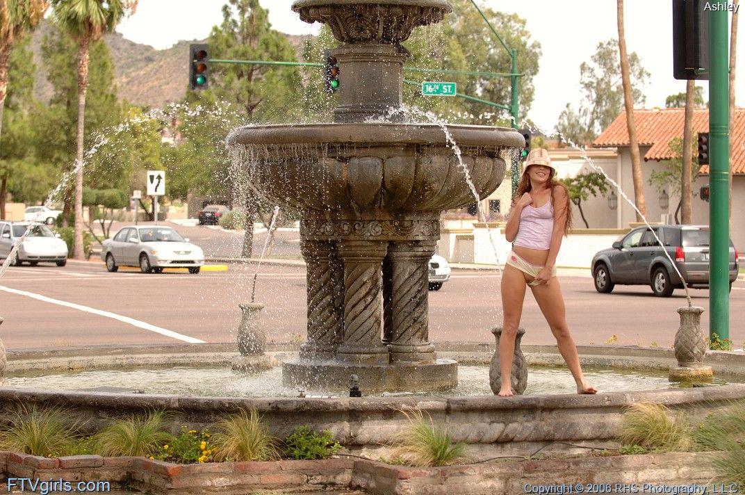 Pictures of teen amateur Ashley having some naked fun in public #60460429
