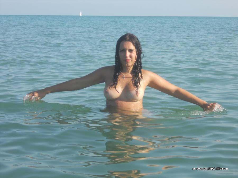 Fotos de lesbianas calientes en la playa
 #60652280