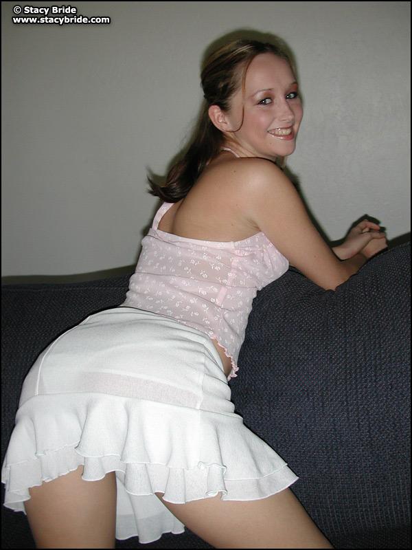 ステーシー花嫁の写真は、ソファの上に裸取得
 #60007221