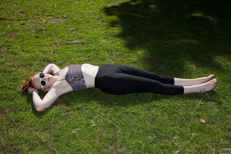 Redhead girl Bree Abernathy displays how flexible she is outside #53493347