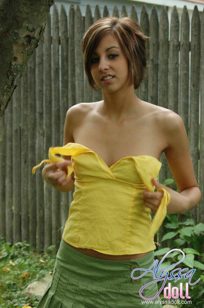 Bilder von alyssa doll exposing her small tits outside
 #53051163