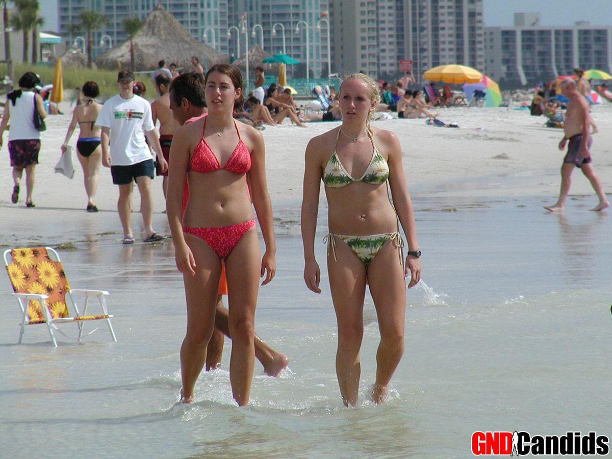 Photos d'adolescentes en bikini prises à la caméra
 #60500539
